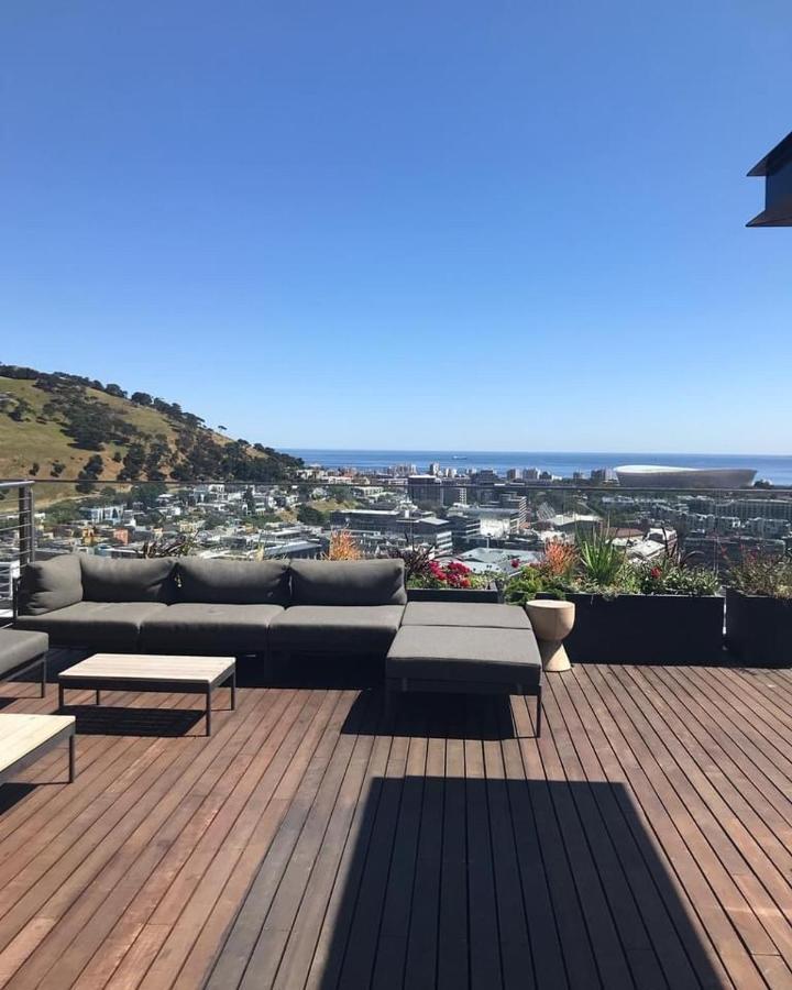 16 On Bree Luxury Studio Apartment With City Mountain Views Città del Capo Esterno foto